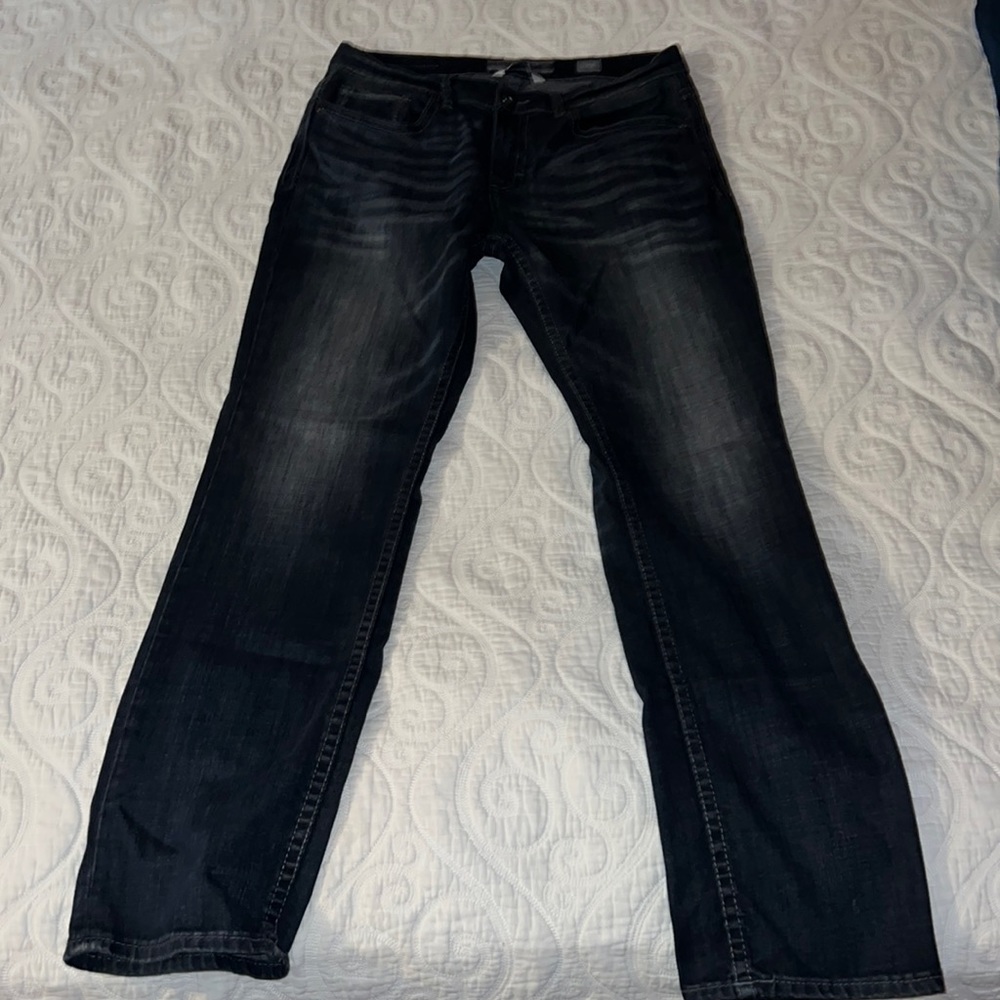 Buckle BKE Alec Jeans. Size 34R. Black/greyish color. Brand new. Straight leg.